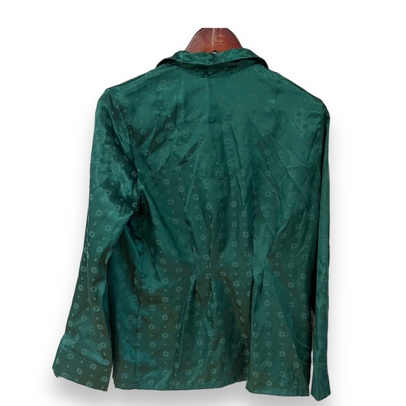 La Vie En Rose Green Satin Pajama Top and Bottom Matching Set - Picture 2 of 16